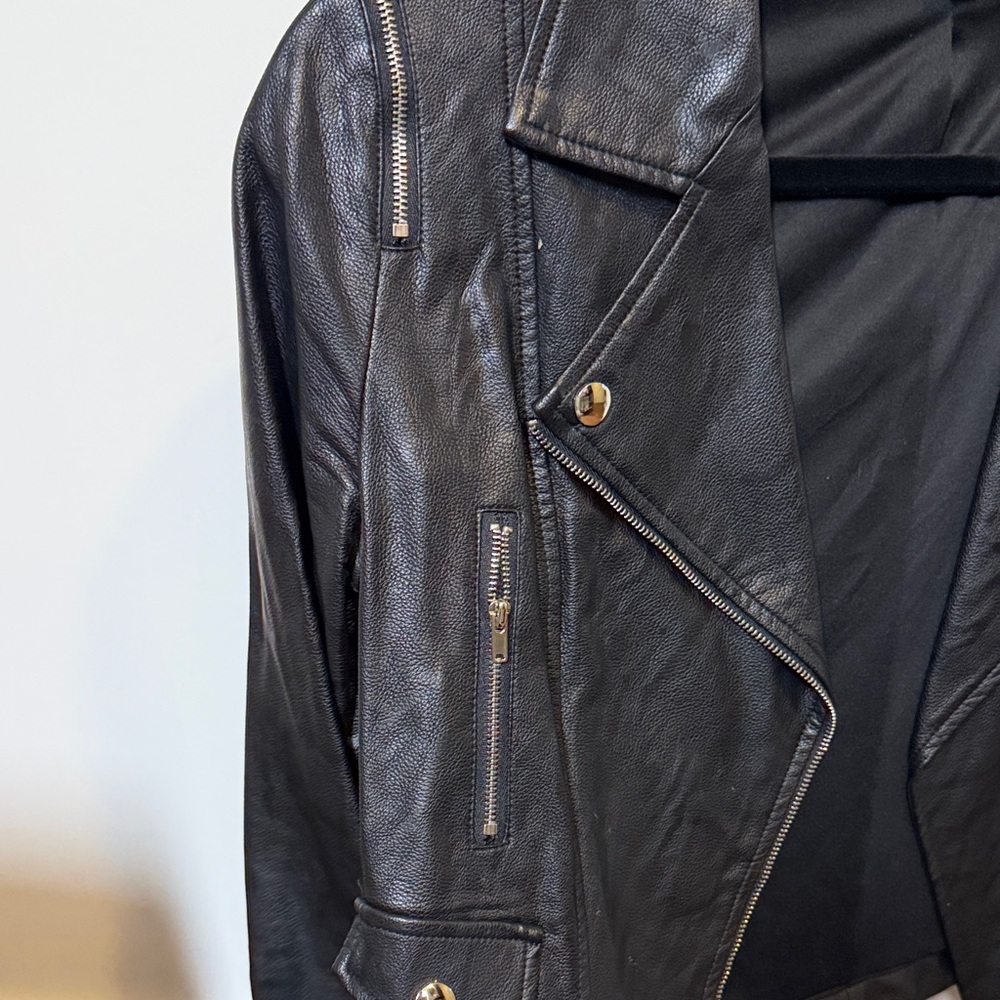 Leather jacket - Picture 3 of 4